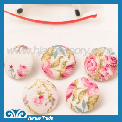 Fashion style fabric covered button