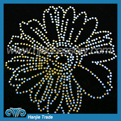 Latest Design Hot Fix Crystal Rhinestone Motif in Flower Design