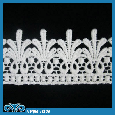 Newest Attractive White Floral Embroidered Trim Design Style