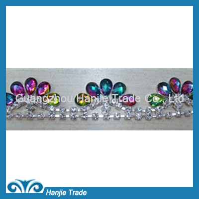 Decorative Rhinestone Chain with Vitral Color Rhinestone in Silver Plating