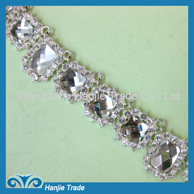 Popular Crystal Chain Trimming in Gold Plating