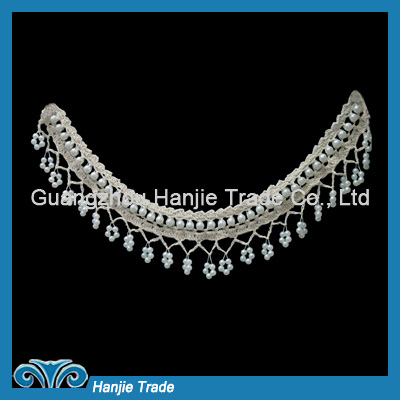 Wholesale magnificent collar necklace adorned with delicately beads