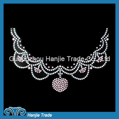 Wholesale Round Collar Hot Fix Rhinestone Motif