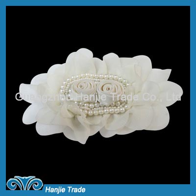 New design decorative and versatile white fabric flower shoe clip for lady
