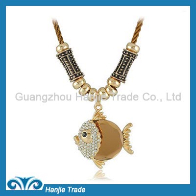 Wholesale Fashion Glass Fish Pendant Necklace with Rhinestone