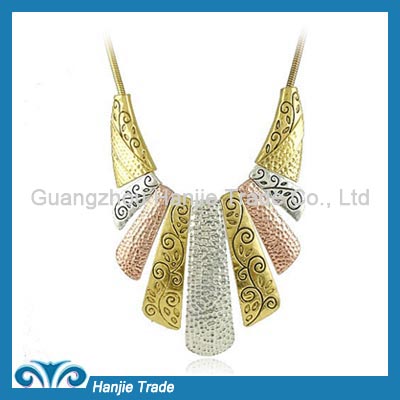 Hot Sale Fashion Statement Alloy Carve Choker Necklace in Wholesale