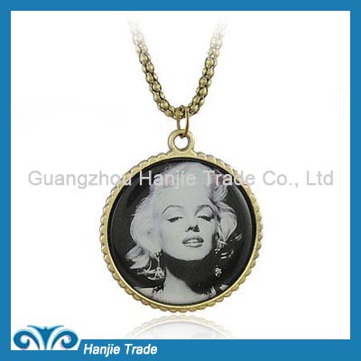 Hot Sale Fancy Pretty Lady Pendant Necklace in Wholesale