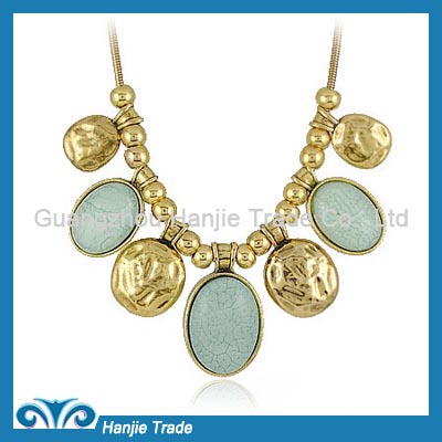 Hot Sale Fashion Statement Golden Charm Necklace in Wholesale