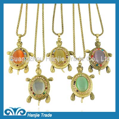 Hot Sale Funky Statement Gemstone Turtle Pendant Necklace in Wholesale