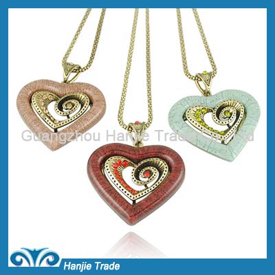 Hot Sale Funky Rhinestone Heart Pendant Necklace in Wholesale