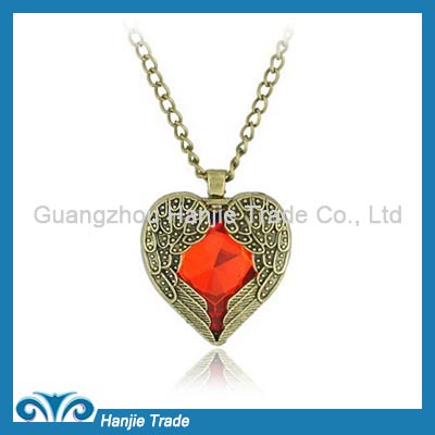 Latest Design Red Heart Pendant Necklace in Wholesale