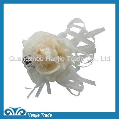 Latest white decorative handmade fabric flowers for clothing
